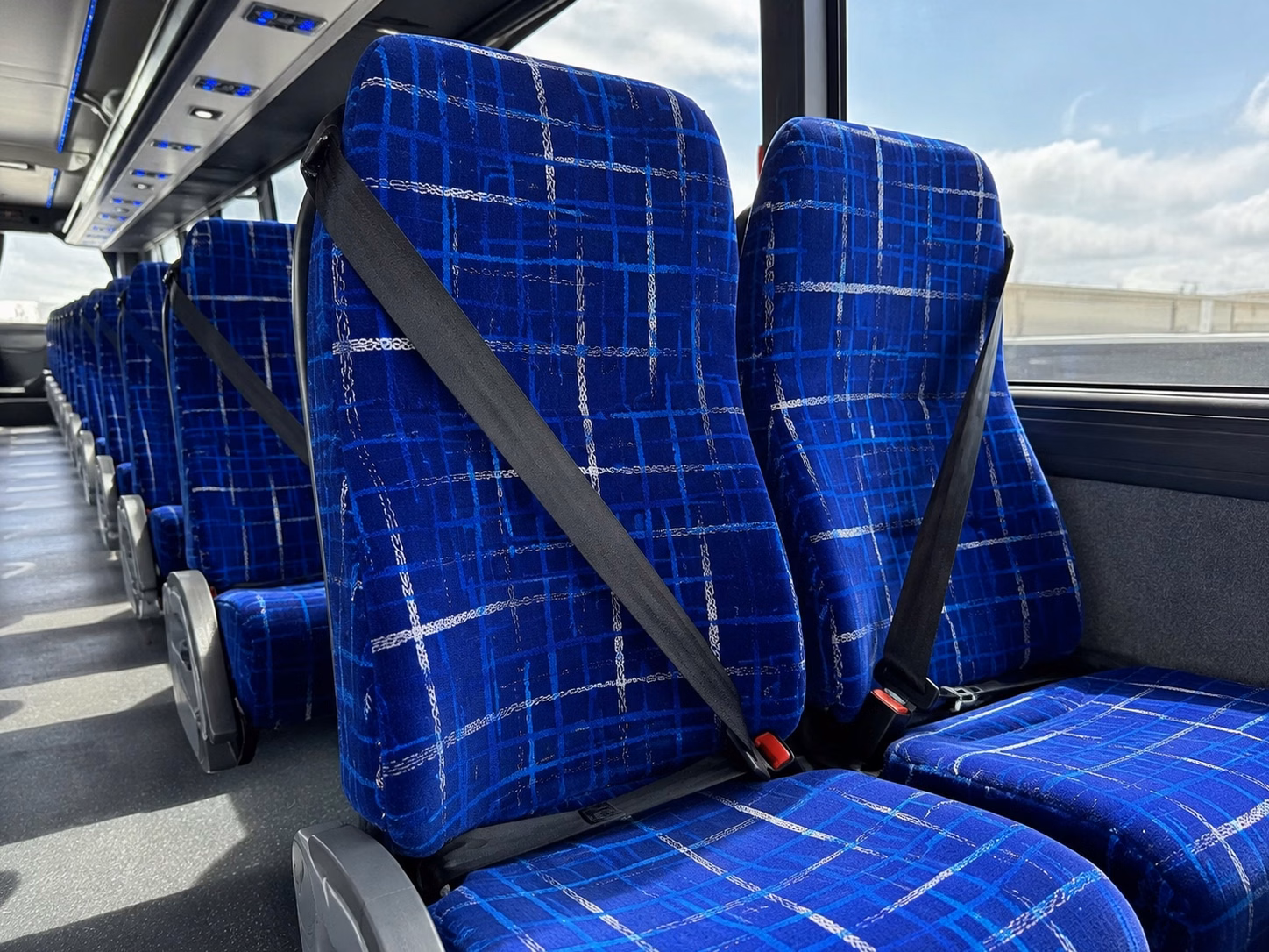 charter buses to olathe s best educational destinations for school groups