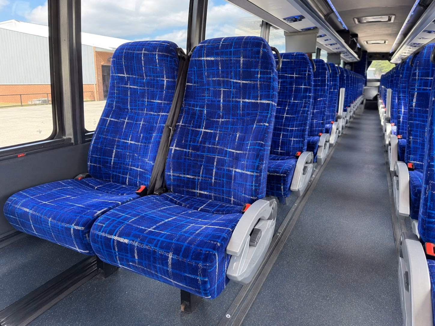 multi day charter bus rentals for olathe groups traveling across the midwest