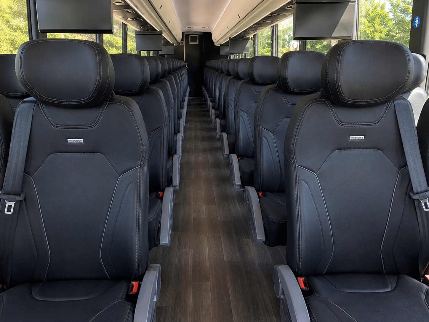 why olathe couples choose busrentalolathe com for their wedding day transportation